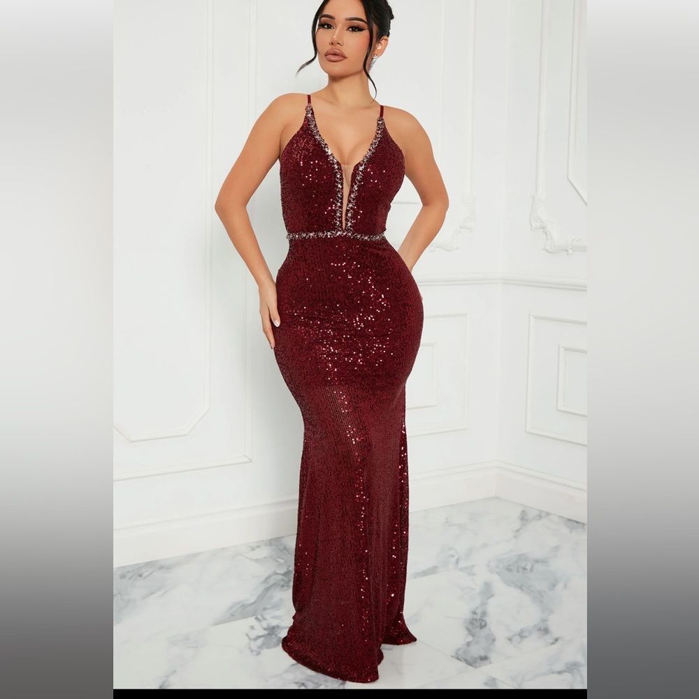 Fashion nova Gemma Embellished Sequin Maxi Dress in size large wine
